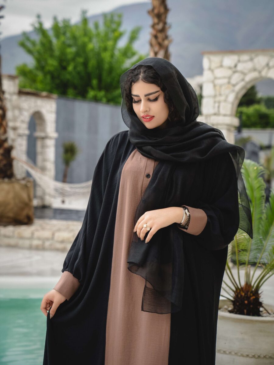 عبا نگین (کرم شکلاتی)