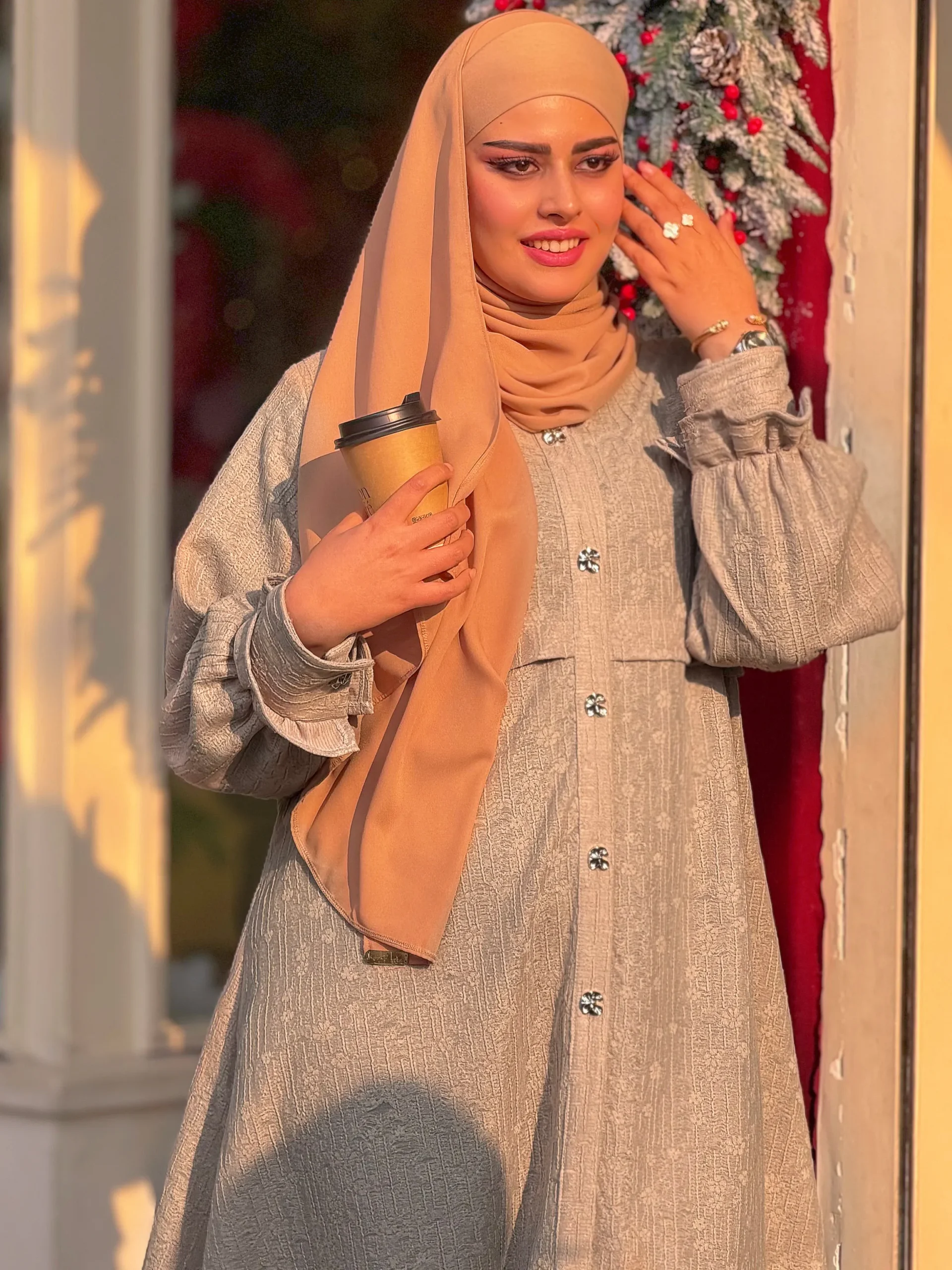 عبا لوکس خانوم - تصویر 2