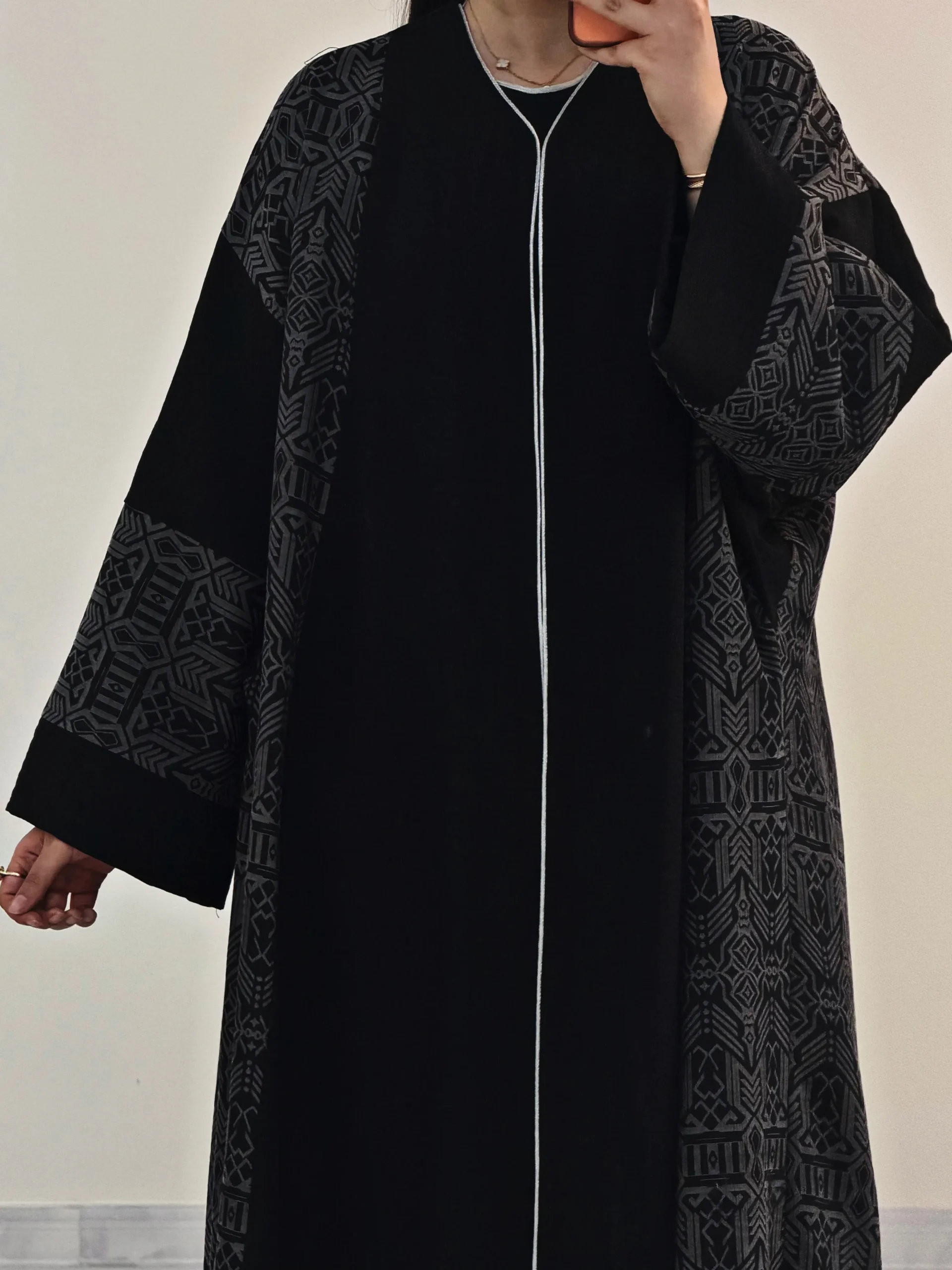 عبا ماهورا (مشکی) - تصویر 4